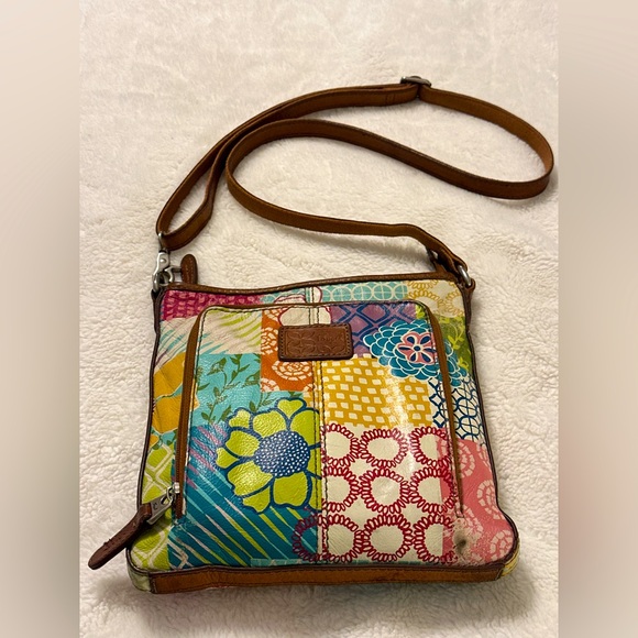 Fossil Multicolor Patchwork Floral Design Crossbody Built in Wallet - Picture 1 of 13